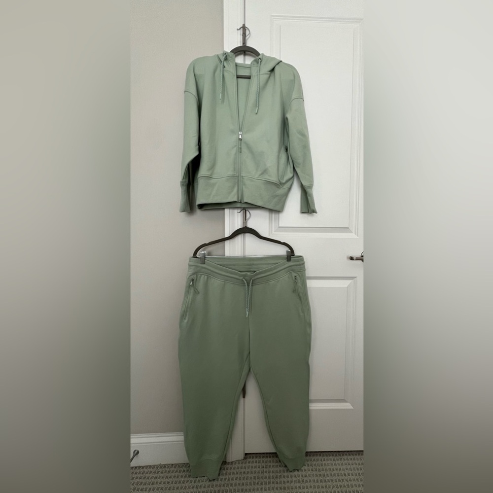 Old Navy Women's Green Tracksuit Set